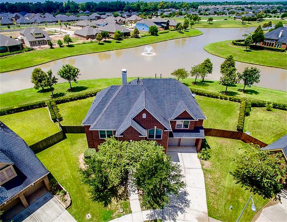 1st image of 2610 Edge Brook Ct