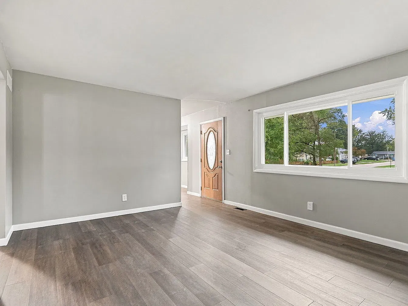 4 bed, 1932 sqft, $1,600 — Photo 3