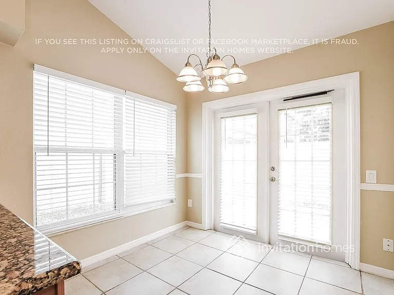 829 W Charing Cross Cir — Photo 7