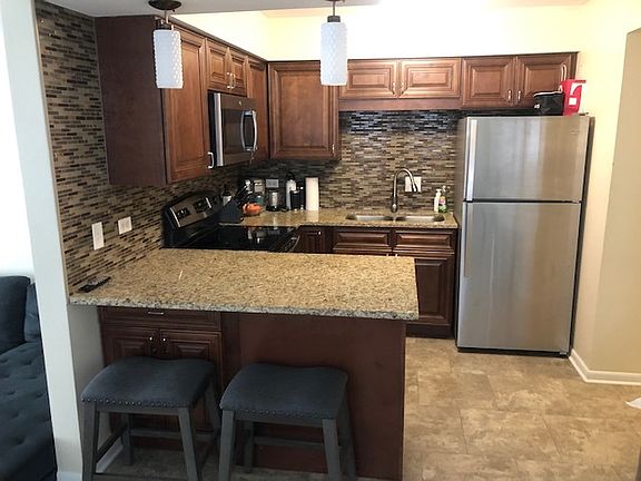 3rd image of 10815 S Harlem Ave #2S