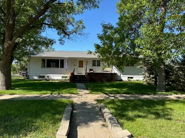 409 S 6th St, Onida, SD 57564