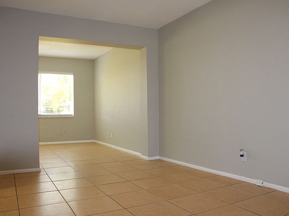 4th image of 7420 NW 70th Ave
