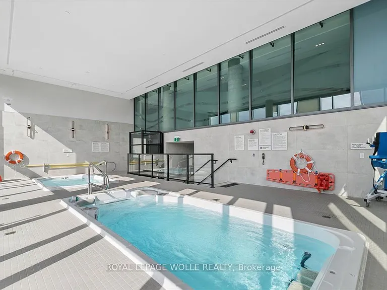 15 Wellington St S #1204 — Photo 22