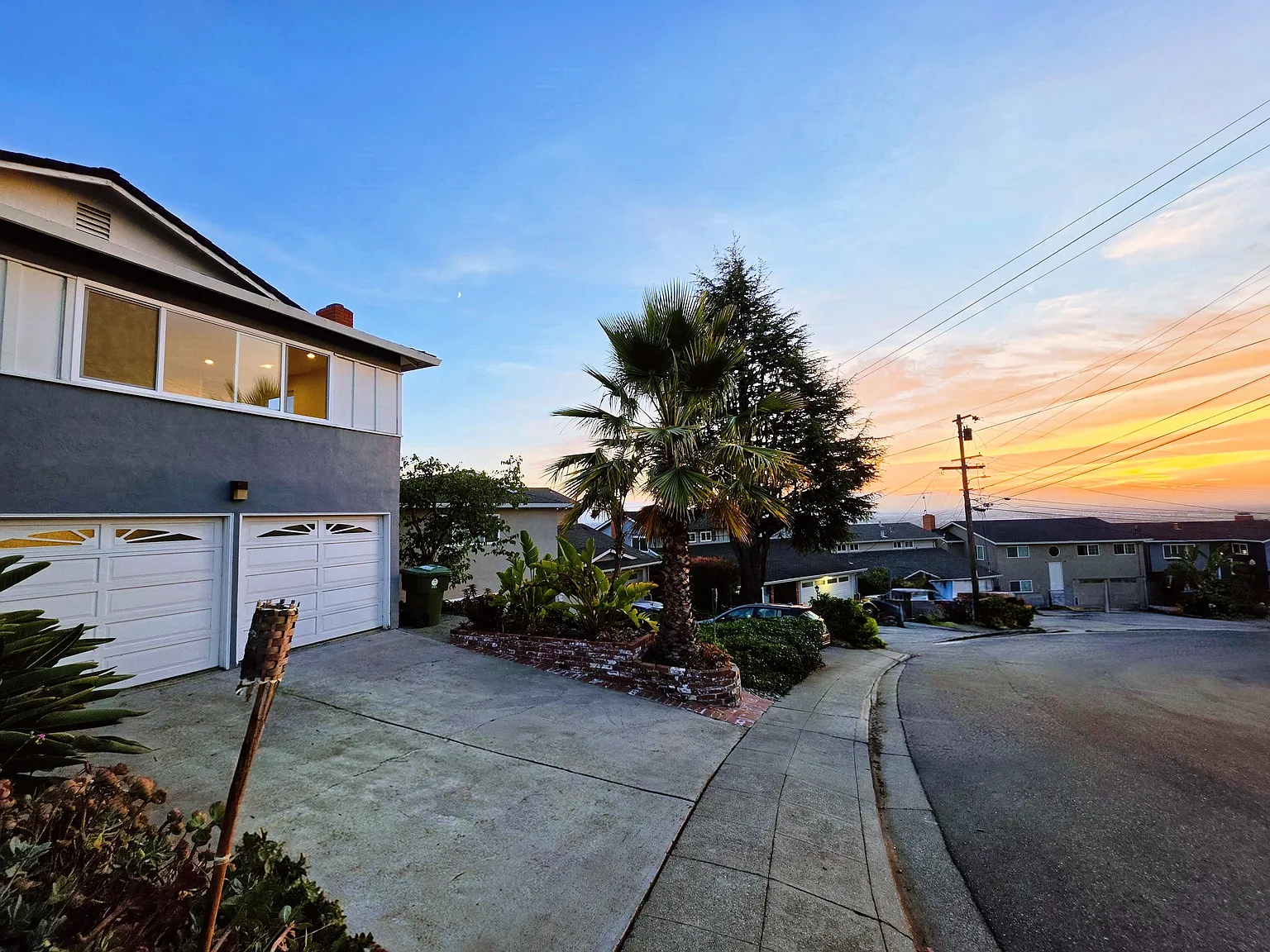 4 bed, 2000 sqft, $5,800 — Photo 2