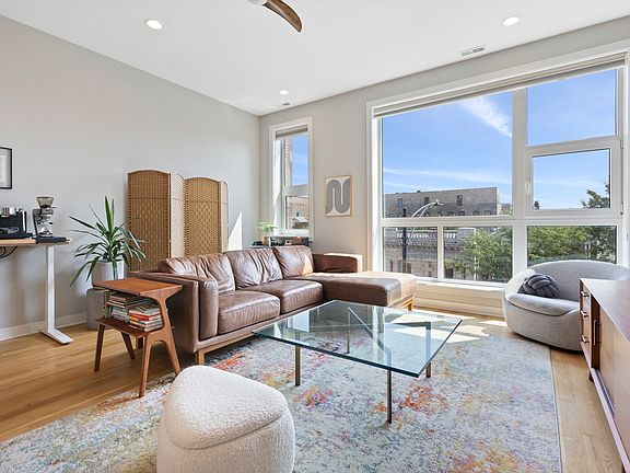 3rd image of 1810 S Racine Ave Unit 3