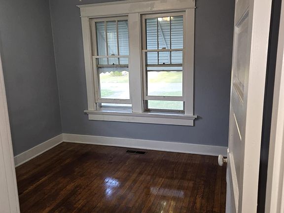 3rd image of 1618 Nelson Ave