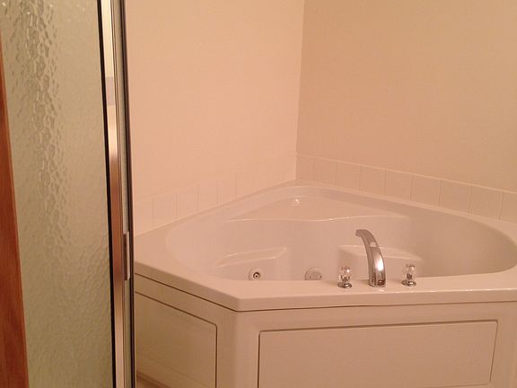 5th image of 3907 NE Rosewood Ln