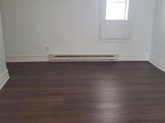 2nd image of 117 S Walnut St
