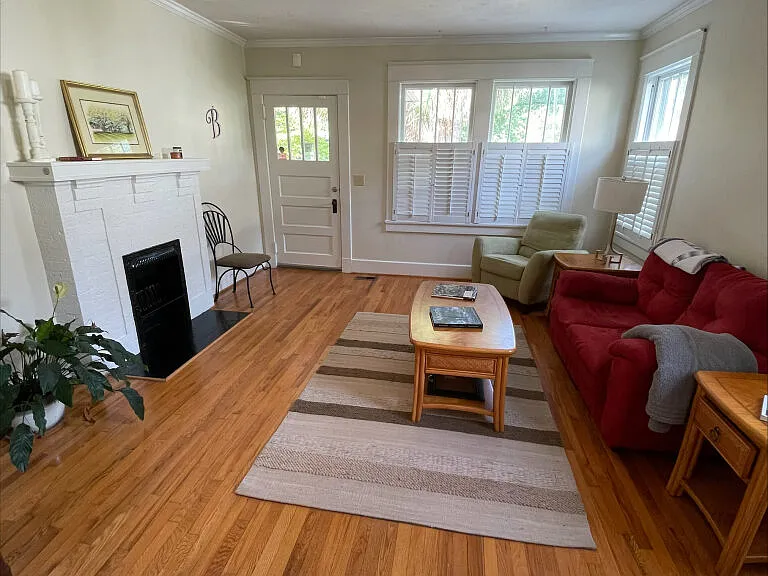 1829 McDowell St — Photo 4