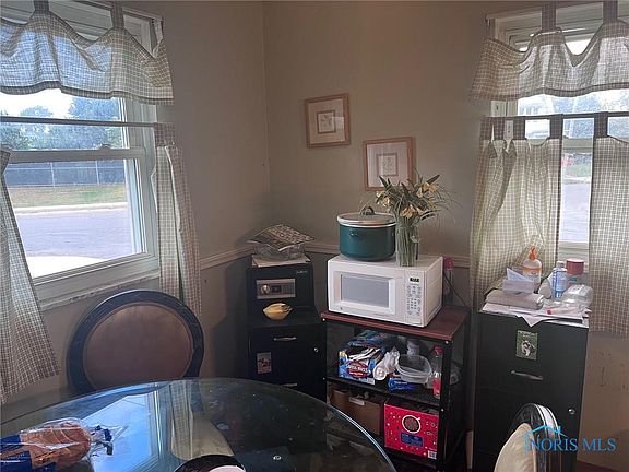 5th image of 886 Brighton Ave