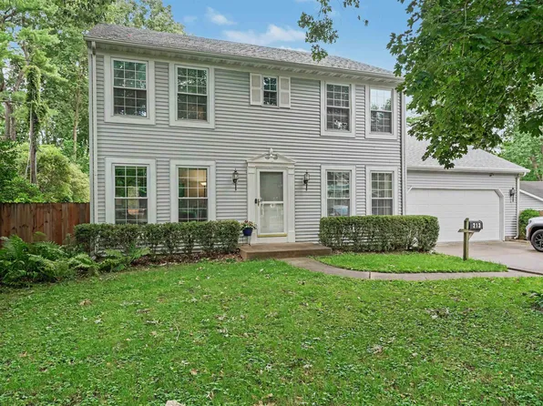 213 Woodlawn Rd, Lincoln, IL 62656