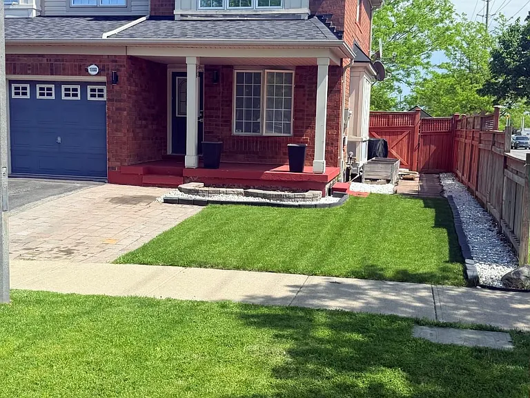 1000 Barclay Cir — Photo 2