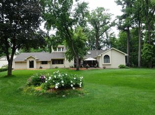 561 Canterbury Dr, Plover, WI 54467