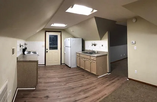 1 bed, 590 sqft, $725 — Photo 3