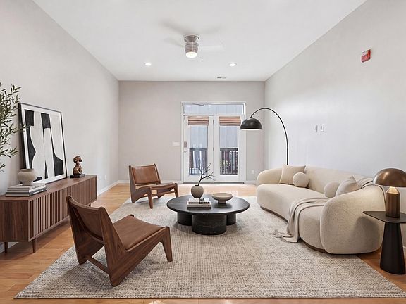 3rd image of 863 Flynn St APT 104