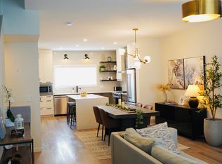 46 W Wolf Creek Mnr SE, Calgary, AB T2X3Z9