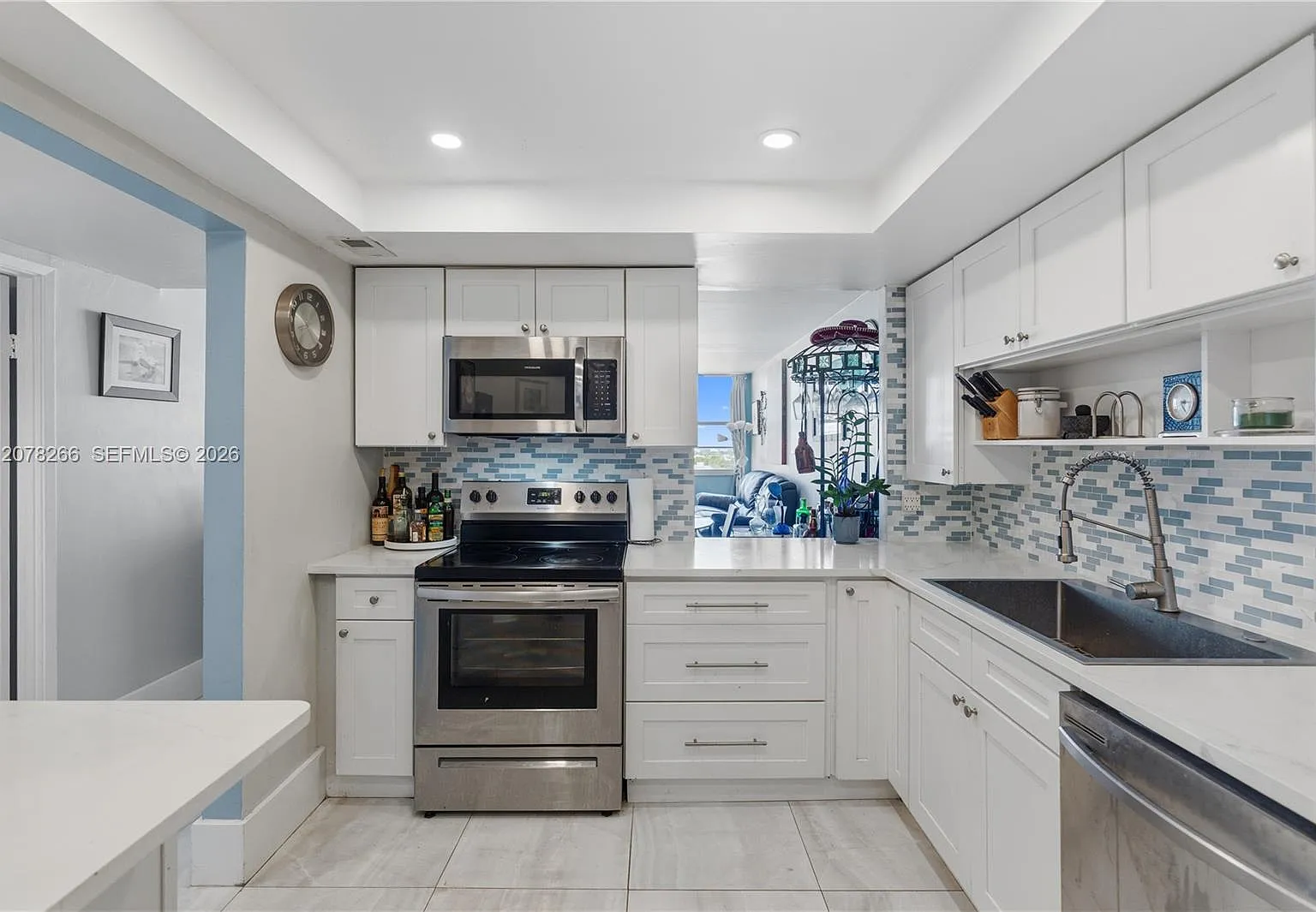Buckley Towers Condo - Ea — Photo 3