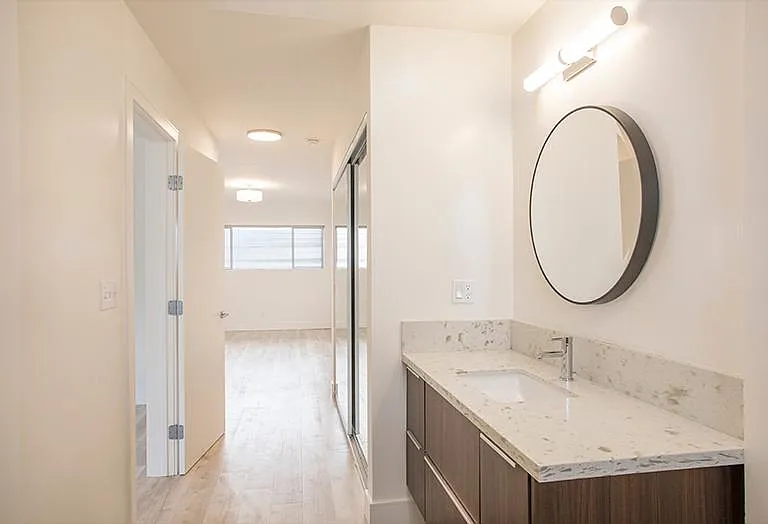 377 W Lexington Dr #8 — Photo 11