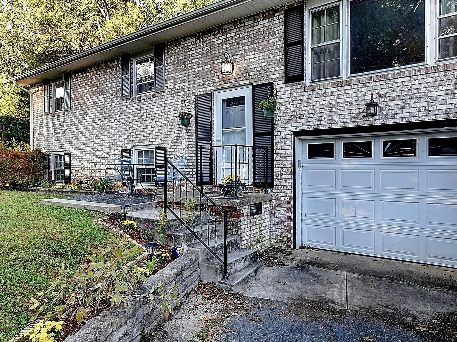 3 bed, 1.5 bath, 1521 sqft, $2,000 — Photo 4