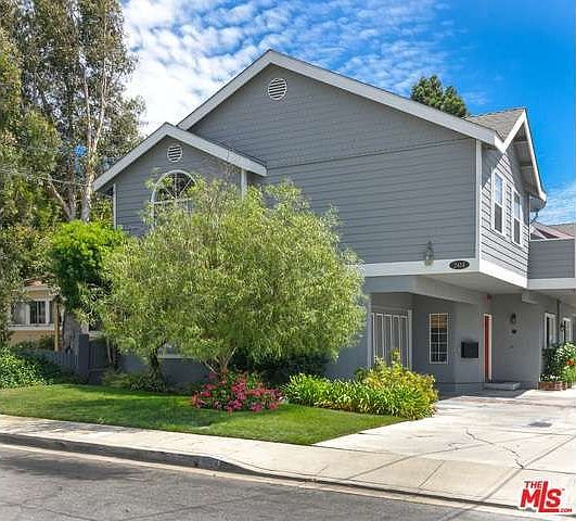 1st image of 2414 Vanderbilt Ln #A