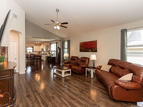 3rd image of 204 Country Mill