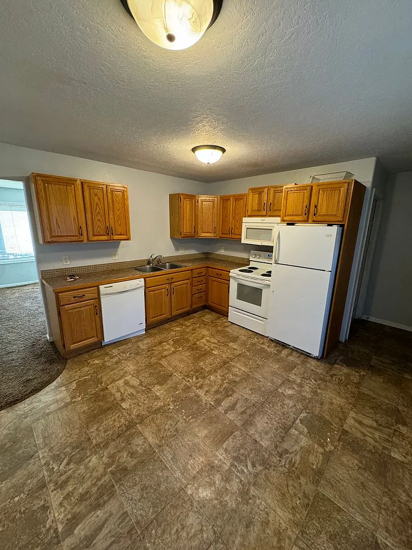 3 Bedroom House! — Photo 2