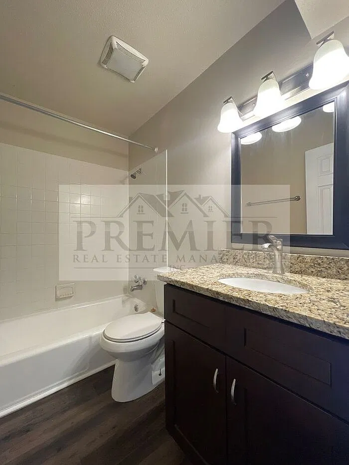 1 bed, 1.0 bath, 575 sqft, $875 — Photo 2