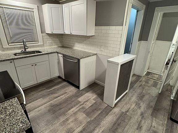 3rd image of 151R S Main St Floor 2