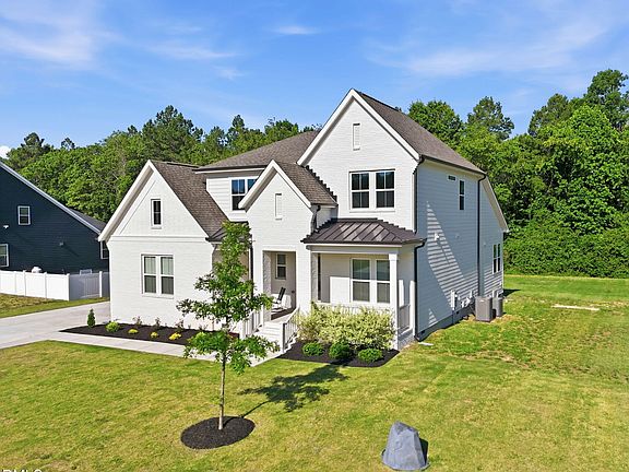 3rd image of 230 Scotland Dr