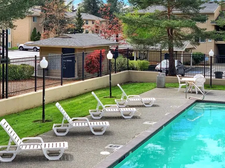 Sandpiper Apts. — Photo 18