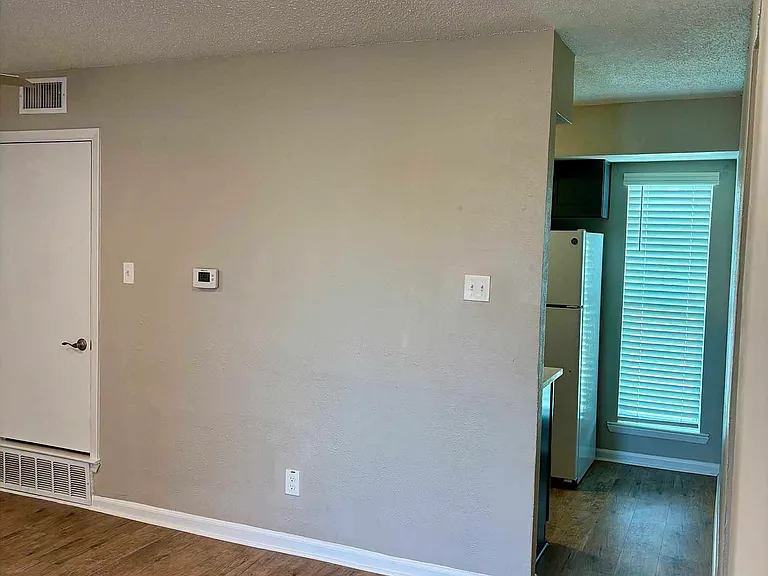 Marine Park Apartments — Photo 39