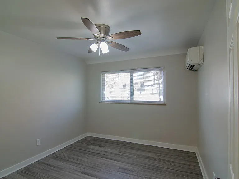 Newly Upgraded Apartments -The Courtyard at Park Hills, Minutes from Downtown — Photo 8