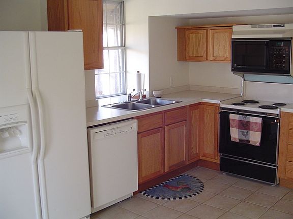 3rd image of 1151 Lakewood Dr