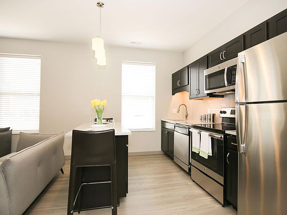 4th image of 345 Blackburn Ave APT 211