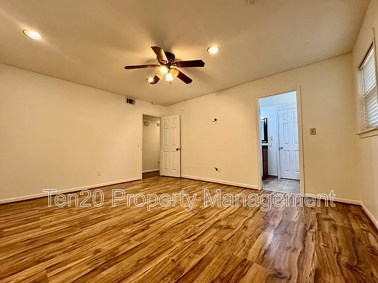 6446 Gloucester Ct — Photo 21