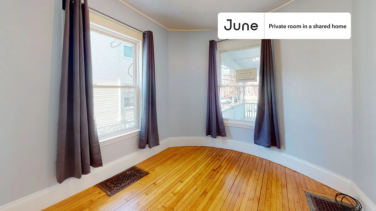 Full bedroom in 6 bed/1.5 bath home in Brighton #587 F — Photo 2