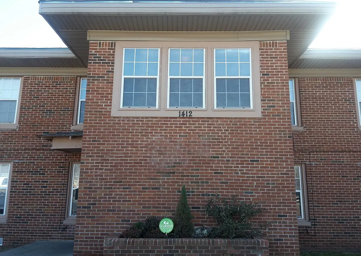 2 bed, 800 sqft, $899 — Photo 1