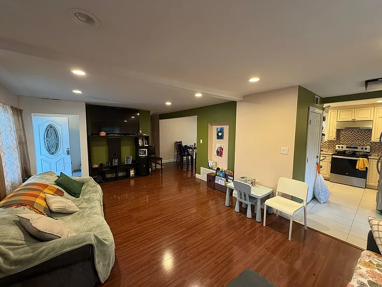 37 Mead Ave — Photo 3