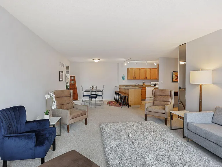 19 S 1st St #B2207 — Photo 2