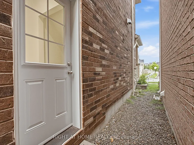 201 Donald Sim Ave #BASEMENT — Photo 27