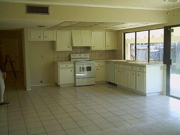 Extra Large Kitchen