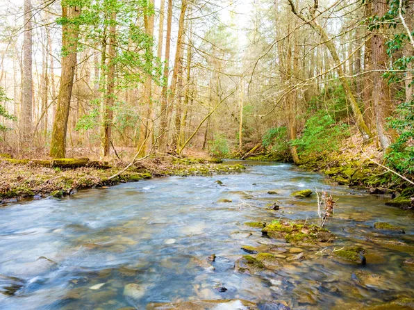 104 Hemlock Trl, Graysville, TN 37338