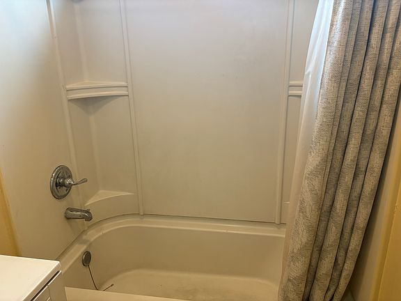 5th image of 2821 76th Ave #A