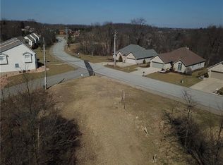 Longvue Dr, Mckeesport, PA 15131