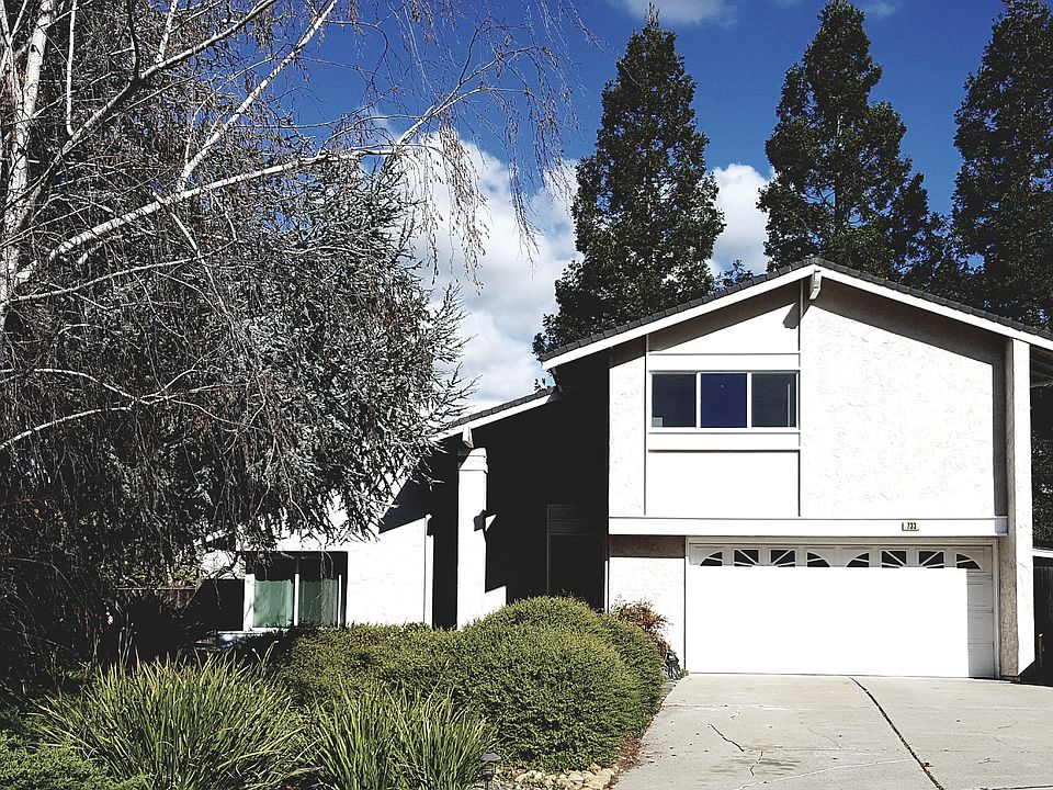 1st image of 733 Arikara Ct