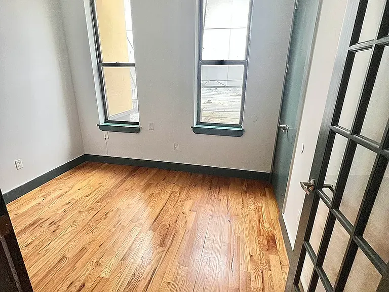 107 Wilson Ave #2R — Photo 5