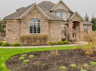 374 E Kilbridge Dr, Highland Heights, OH 44143