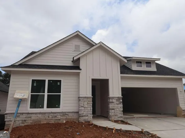 263 Strawberry Ln, Woodstock, GA 30189
