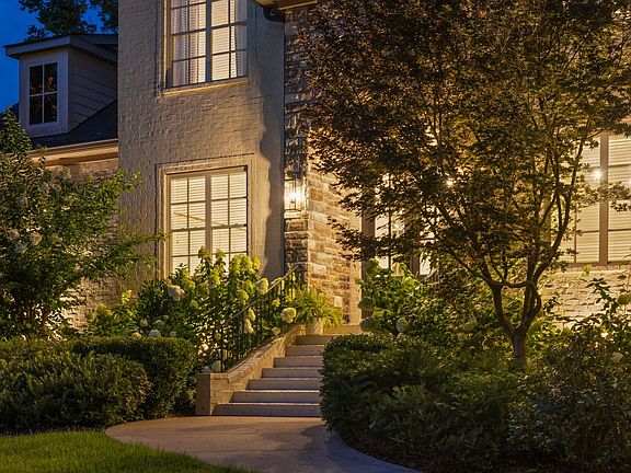 3rd image of 4304 Gallant Ridge Dr