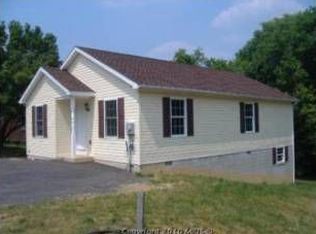 104 Fairview Dr, Hancock, MD 21750
